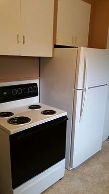 5th image of 609 5th St W Unit A