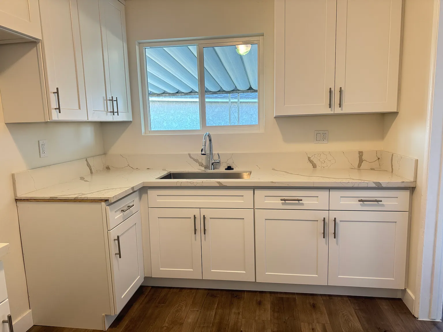 3 bed, 1080 sqft, $3,100 — Photo 1