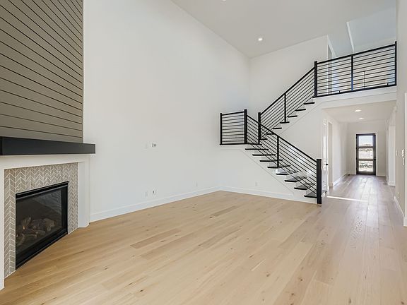 5th image of 2611 Harvest Ln
