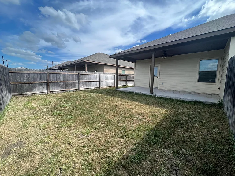 2611 Pahmeyer Rd — Photo 22