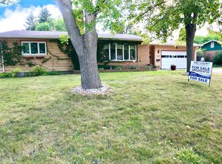 1820 Eisenhower Cir, Aberdeen, SD 57401