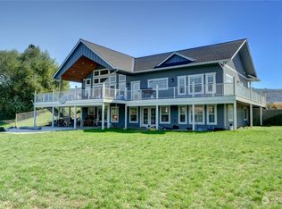 22 S Lake Loop Rd, Oroville, WA 98844
