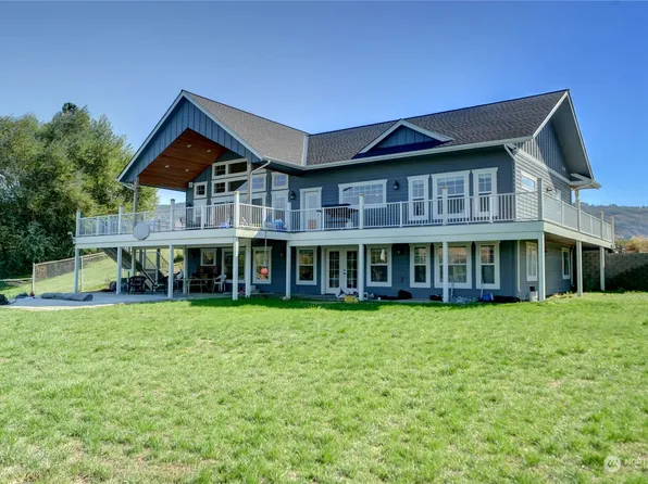 22 S Lake Loop Road, Oroville, WA 98844