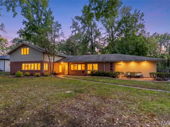 15 Ladue Rdg, Saint Louis, MO 63124