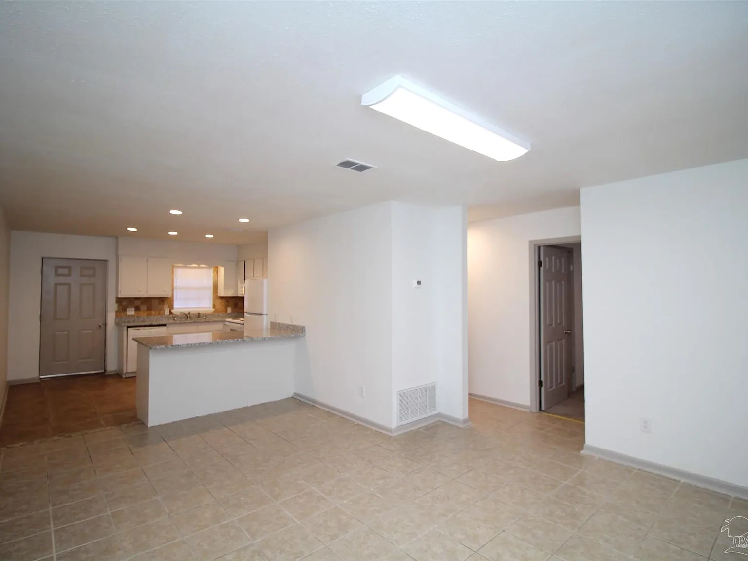 2 bed, 925 sqft, $1,250 — Photo 2