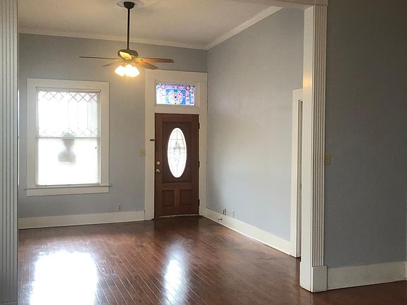 Living/dining area
