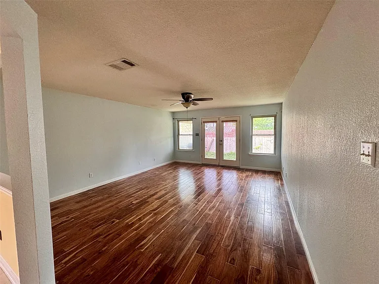 3906 Haleys Way — Photo 6