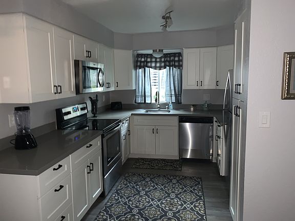 3rd image of 5483 Carlson Dr #F98db9708