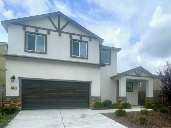 2227 S Crumal Street, Visalia, CA 93292