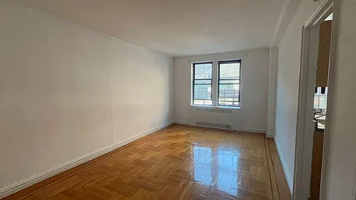 1200 College Ave #1M Photo 1