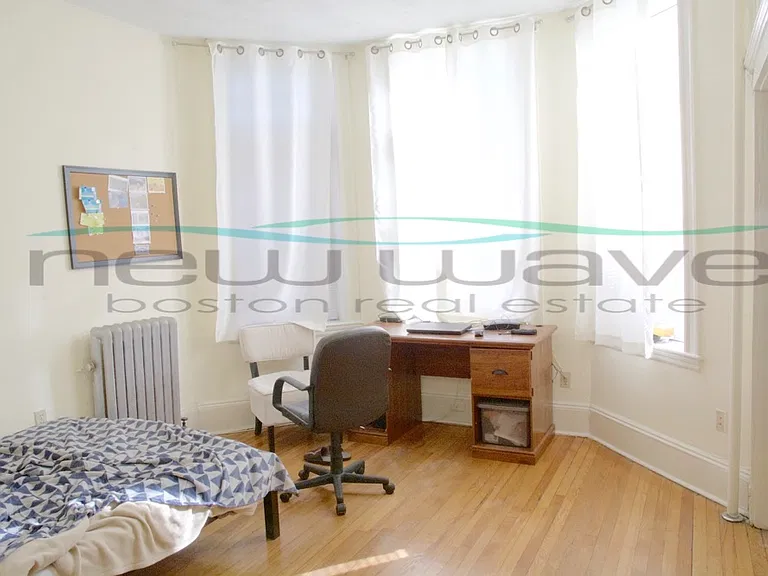 51 Queensberry St #3 — Photo 5