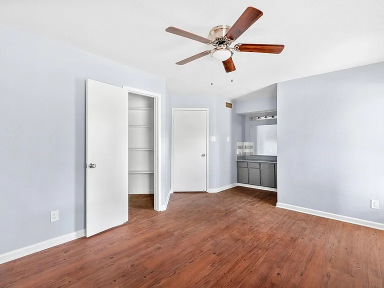 7200 T C Jester Blvd #1004 — Photo 19