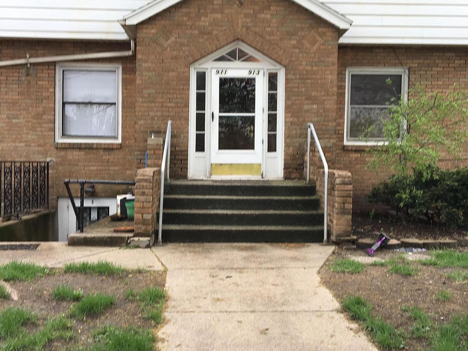 1st image of 913 W South St APT 4