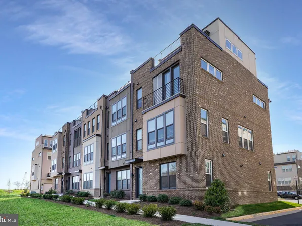 14301 Beckett Glen Cir, Chantilly, VA 20151