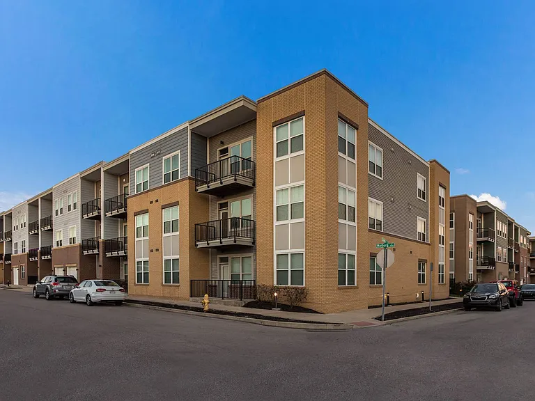 Heritage at Oakley Square — Photo 19