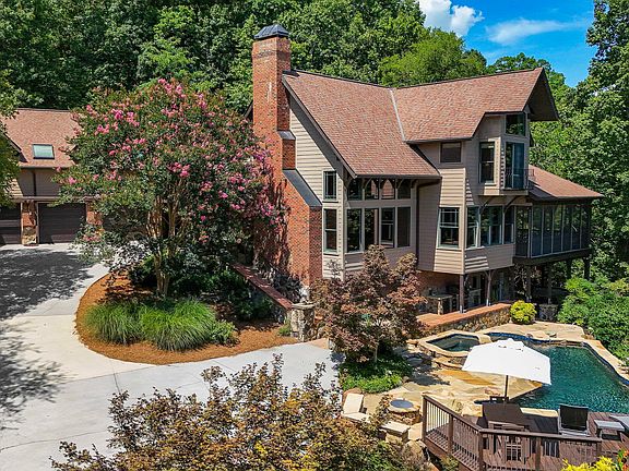 5th image of 2428 Lakefront Dr