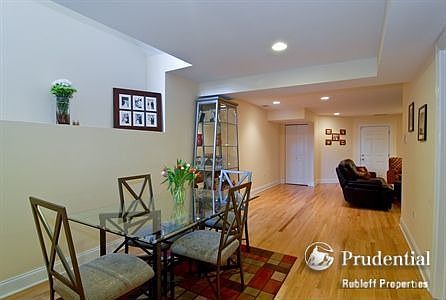 4th image of 4872 N Kenmore Ave