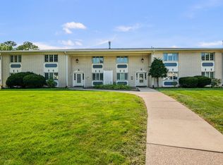 920 17th St APT 34, Moline, IL 61265