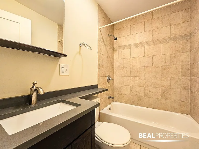 555 W Arlington Pl #502 — Photo 13