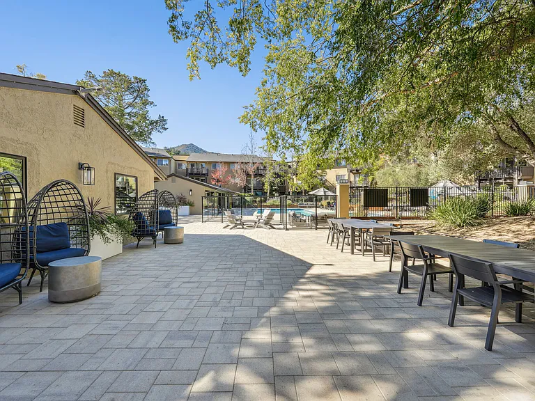 Skylark Apartments — Photo 44