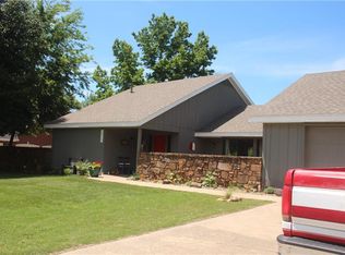13715 Saint Andrews Dr, Siloam Springs, AR 72761