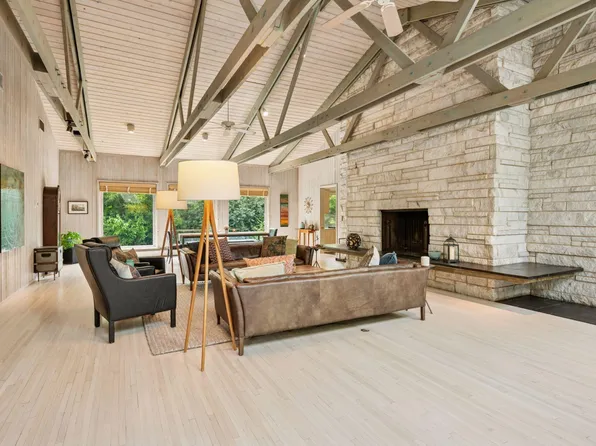 3325 W 34 1/2 St, Minneapolis, MN 55416