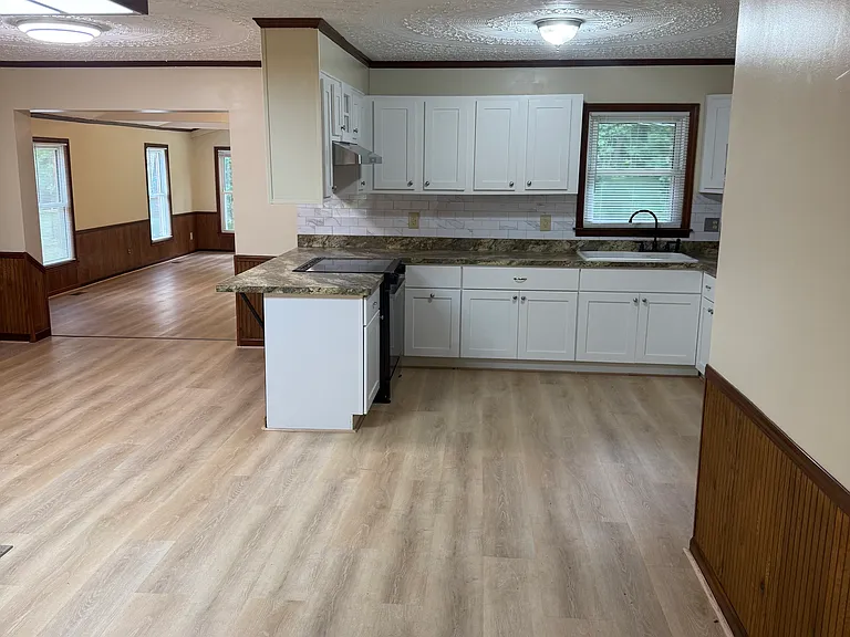 1722 Maple Ln — Photo 6