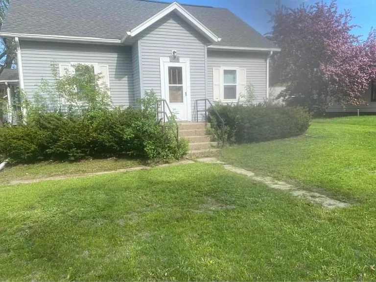 1418 Irvine Ave NW #C — Photo 2