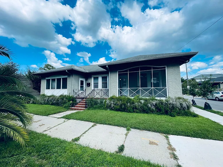 2401 State St — Photo 1