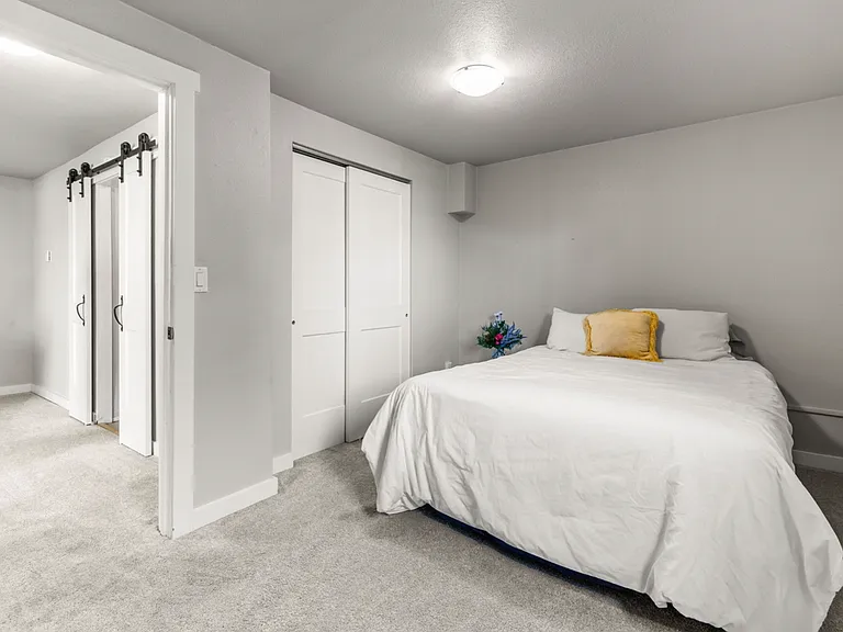 240 E Vista Dr #240 — Photo 16