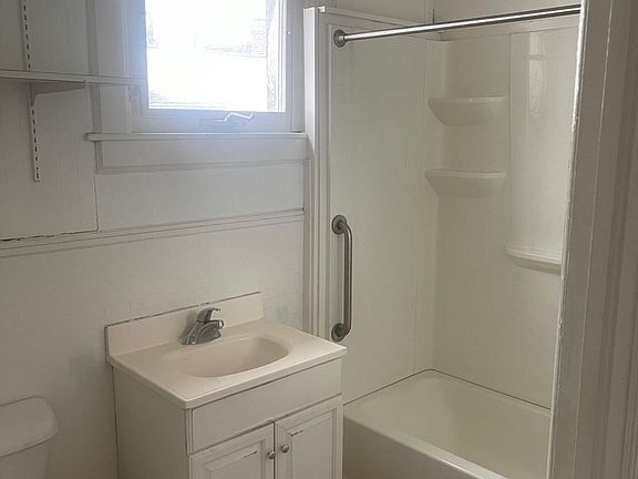 5th image of 166 2nd St #4