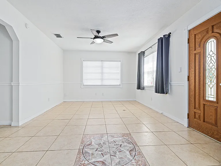 3005 W Kathleen St — Photo 5