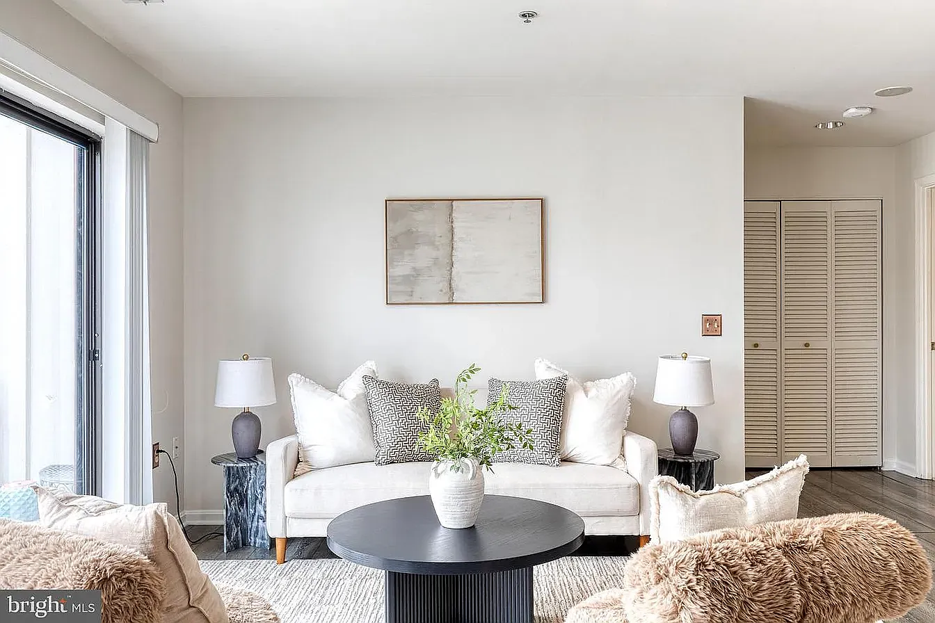 2 bed, 1100 sqft, $2,850 — Photo 3