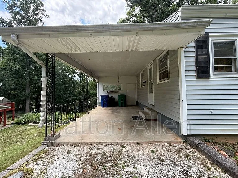 110 Locust Ct — Photo 21