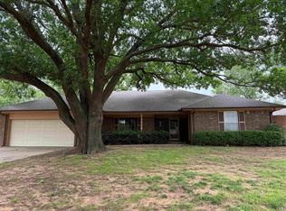 2201 W Club Rd, Duncan, OK 73533