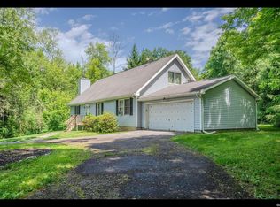193 Rossway Rd, Pleasant Valley, NY 12569
