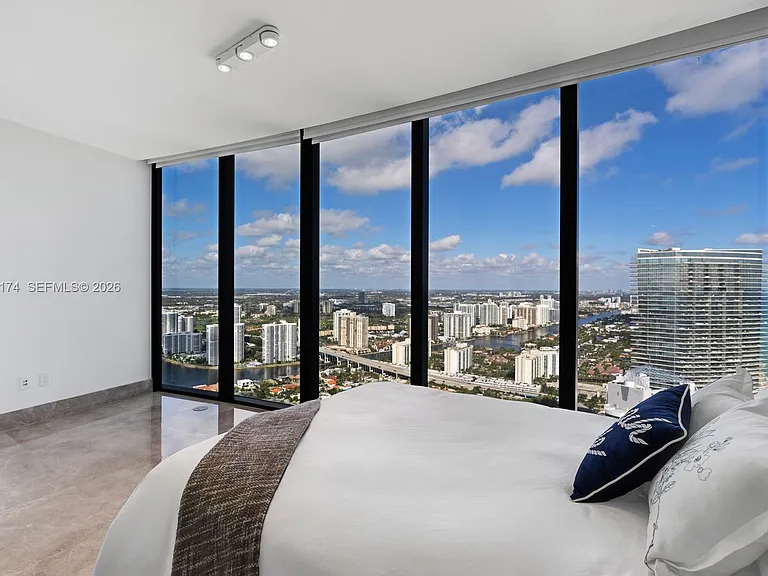 18555 Collins Ave #5105 — Photo 27