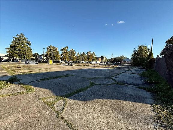 5th image of 5300 Franklin Ave