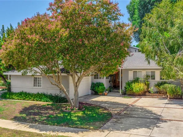 7101 Hatillo Ave, Winnetka, CA 91306