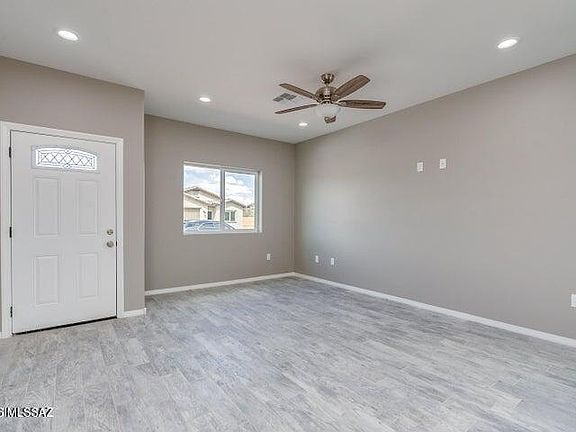 3rd image of 5930 N Placita Arroyo Plana