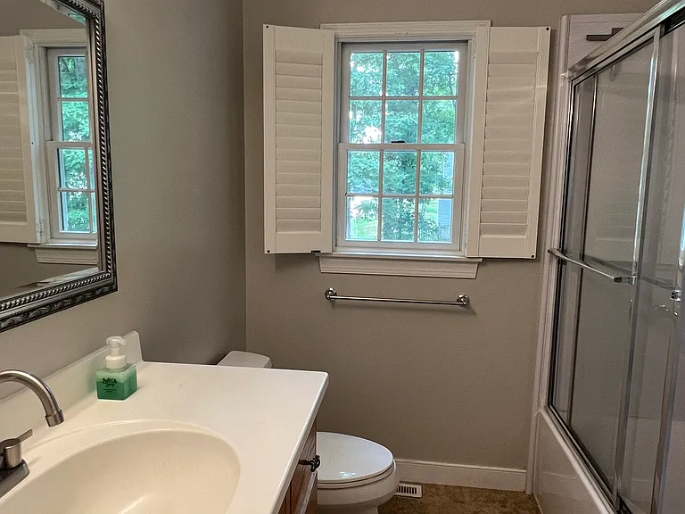 331 Glenpark Ln — Photo 23