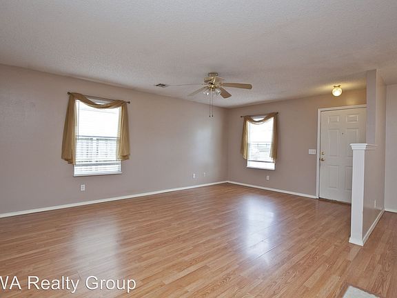 4th image of 2505 SE 4th St