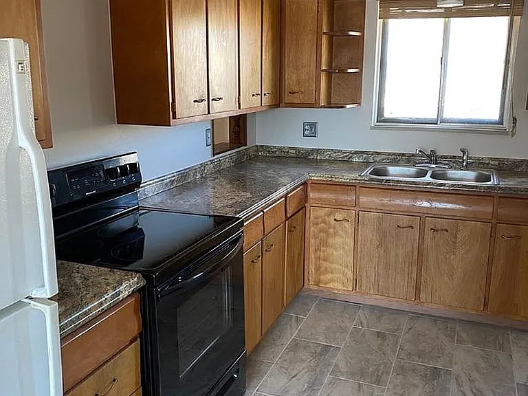 16745 Golden Hills Rd — Photo 5