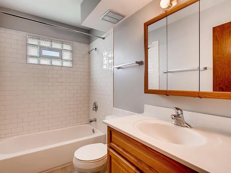 313 & 329 N Maple St — Photo 5