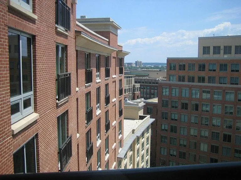 2050 Jamieson Ave #1109 — Photo 31