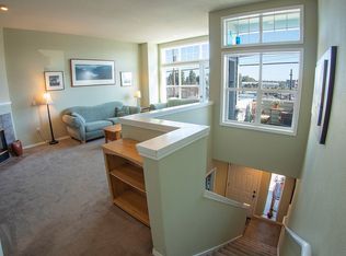 330 NE Bridgeton Rd, Portland, OR 97211