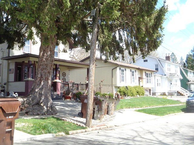 2nd image of 26 E Wayne St