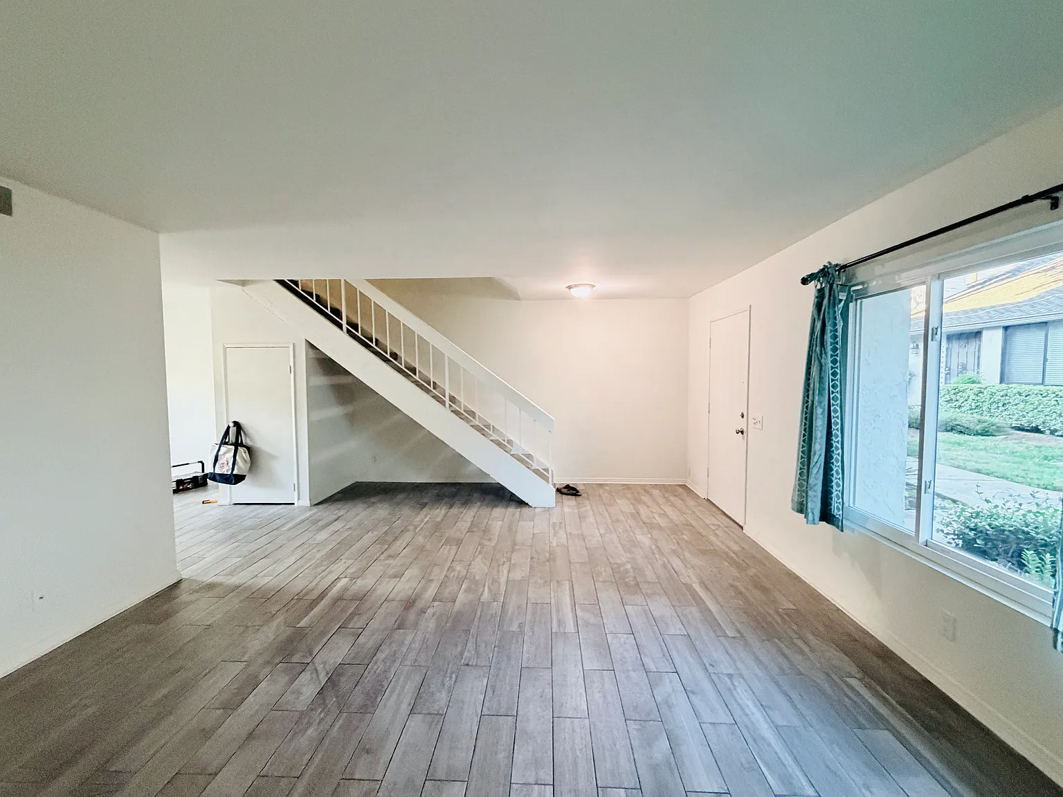 3 bed, 2.5 bath, 1410 sqft, $3,500 — Photo 3