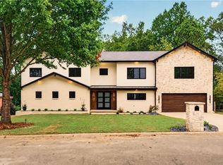 1434 Meadowcreek Ln, Atlanta, GA 30338