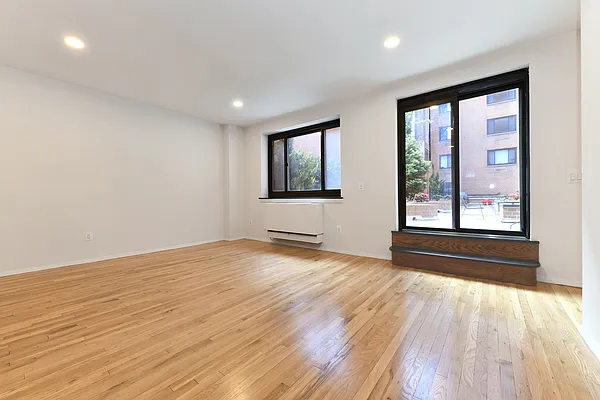 Rented by AZ REALTY NYC LLC | media 7